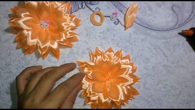 ХРИЗАНТЕМА С ОСТРЫМИ КОНЦАМИ ИЗ ЛЕНТ 2.5 СМ / CHRYSANTHEMUM WITH SHARP ENDS OF STRIPS 2.5 CM смотреть онлайн