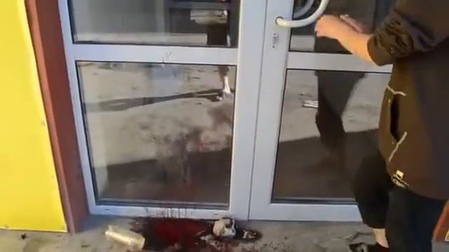 Славянск кровь на полу местная женщина объясняет что случилось смотреть онлайн