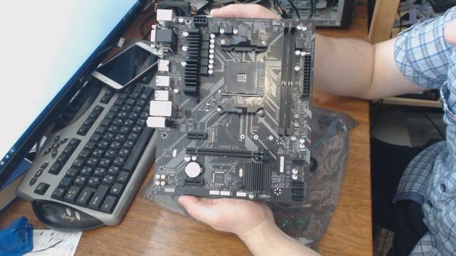 ОНЛАЙН ТРЕЙД.РУ — Материнская плата GIGABYTE B450M S2H (AM4, mATX) смотреть онлайн