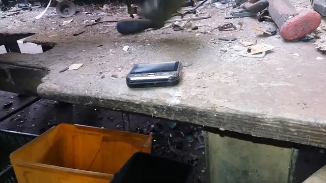 Розрезаем сенсорный телефон самсунг болгаркой смотреть онлайн