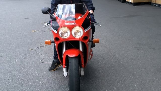 SUZUKI　GSX-R1100 1990 смотреть онлайн
