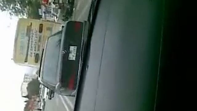 Hyundai Santa fe Vs Mercedes C230.mp4 смотреть онлайн