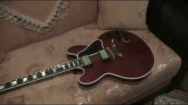Gibson BB King Lucille Gem Series German смотреть онлайн