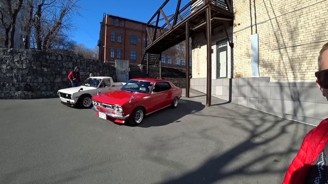 Lower P (ep.51) Стильный грузовичок SUNNY. 1ый кузов LAUREL 72 года *HAKOLORA GT-R. смотреть онлайн