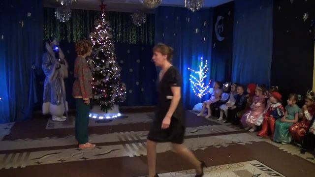 Детский сад №155 "Новый год 2015-16", 2015, гр. 2 смотреть онлайн