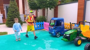 Супер Сеня Играет в 4 Цветных Бассейнах и выполняет Челлендж