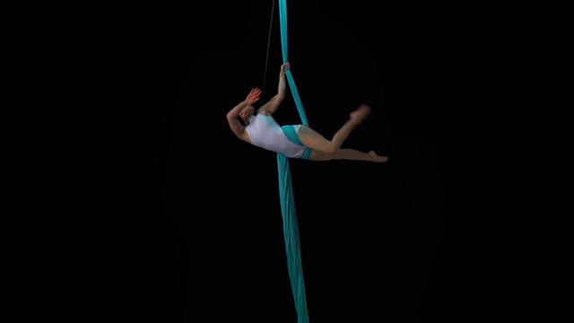 Krystyn Tsagarakis - Aerial Fabric Act - The Ascent of Icarus смотреть онлайн