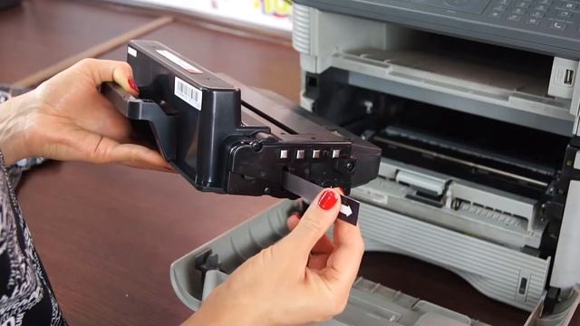 Drukarka Samsung SCX- 4833 - jak wymienić toner I DrTusz.pl смотреть онлайн