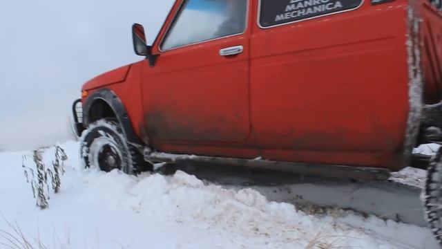 Офф роад по первому снегу:Форд Рейнджер,НИВА 2.0L, Кадиллак CTS, Шнива, Блейзер, Хендай Санта Фе смотреть онлайн