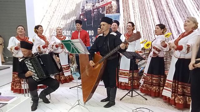 Распрягайте, хлопцы, коней - Ансамбль Зарянка смотреть онлайн