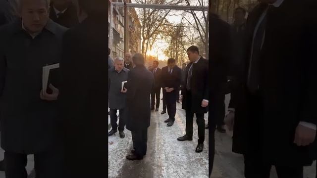Президент Шавкат Мирзиёев Учтепа тумани ҳокимига қатъий эътирозлар билдирди. смотреть онлайн