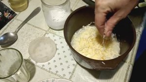 Запекаем пельмени под сметанным соусом в электрической духовке - просто и вкусно