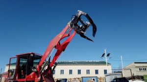 ЗАХВАТ ДЛЯ ЛЕСА И ТРУБ НА ФРОНТАЛЬНЫЙ ПОГРУЗЧИК REDSTAR 2500GT