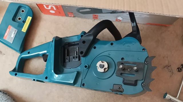 Обзор на акамуляторную пилу Sturm CSC3616BL