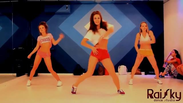 Самый зажигательный танец! Учимся танцевать! смотреть онлайн