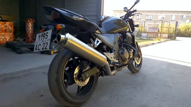 View Motorcycle Kawasaki Z750 (2004)  And Stock Exhaust Sound