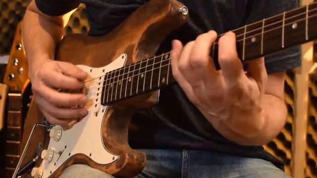 Guitarra Stratocaster Phoenix Envelhecida (Review) смотреть онлайн