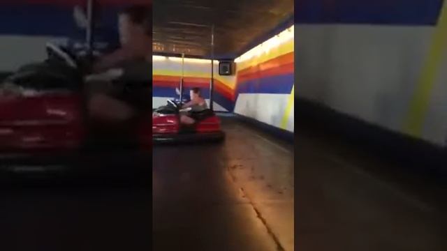 Bumper car mania! смотреть онлайн