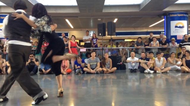 Say Something-Nina Perez & Sandro Soncini-Argentine Tango Performance - Baila Vancouver Dance Schoo смотреть онлайн