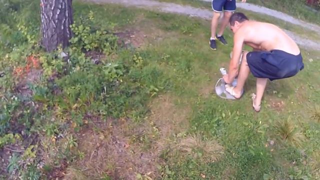 Влог: Дачные хроники 18 "Лайфхак, Автомат из 90-х" смотреть онлайн
