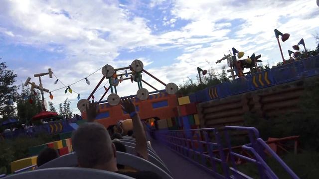 Slinky Dog Dash POV On-Ride DAYTIME 4K at Toy Story Land, Disney Hollywood Studios смотреть онлайн