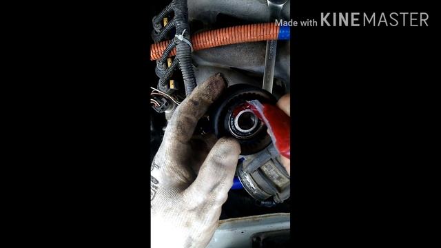 Замена ремня  УМЗ 4216. Замена натяжного ролика на УМЗ 4216..