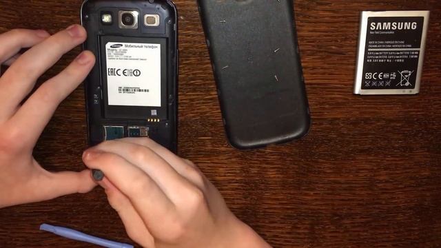 Что делать/HowToFix - появились полосы на экране телефона/планшета [на примере моего SGS3] смотреть онлайн