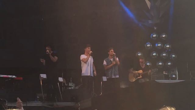 Lighthouse X - A Brand New Day смотреть онлайн