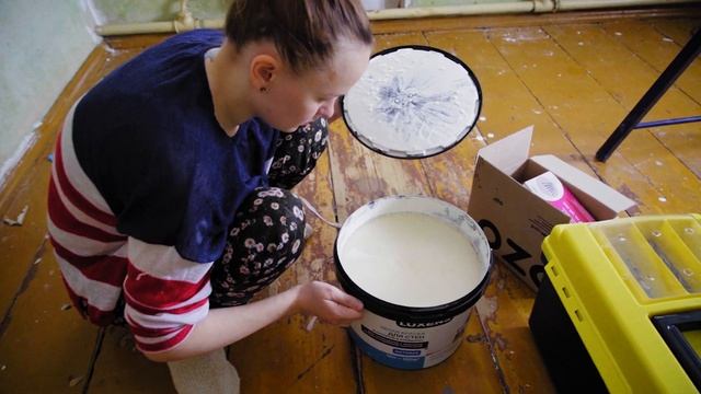 ОТКУДА У НАС ДОМ?? ВЛОГ-РЕМОНТ СТАРОГО ДОМА: РЕМОНТ В ГОСТИНОЙ, красим стены, заказ из Леруа Мерлен смотреть онлайн