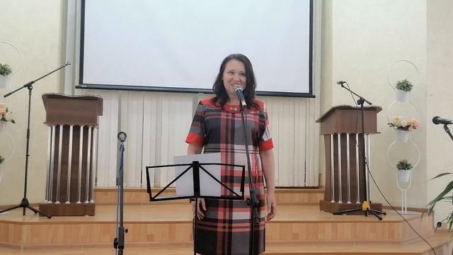 Оля поет в Омской церкви №2 смотреть онлайн