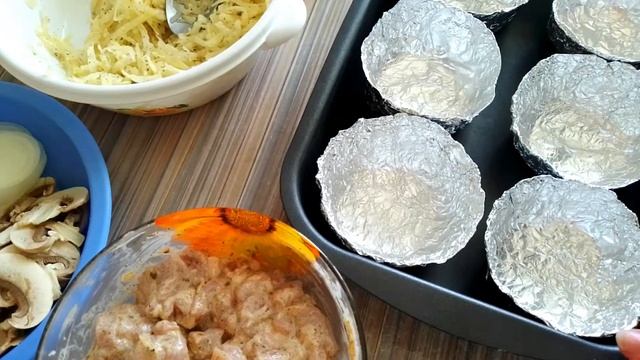 КАК ПРИГОТОВИТЬ Куриные бедра с грибами и картофелем в духовке смотреть онлайн