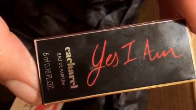 Yes I Am by Cacharel Influenster Voxbox Unboxing смотреть онлайн