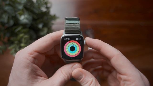 Watch This Before Buying An Apple Watch Ultra - Apple Watch SE 40mm Review смотреть онлайн