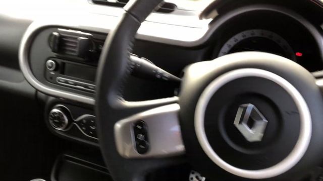 Renault Twingo GT смотреть онлайн