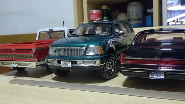 Ford expedition 1:18 lights UT model смотреть онлайн