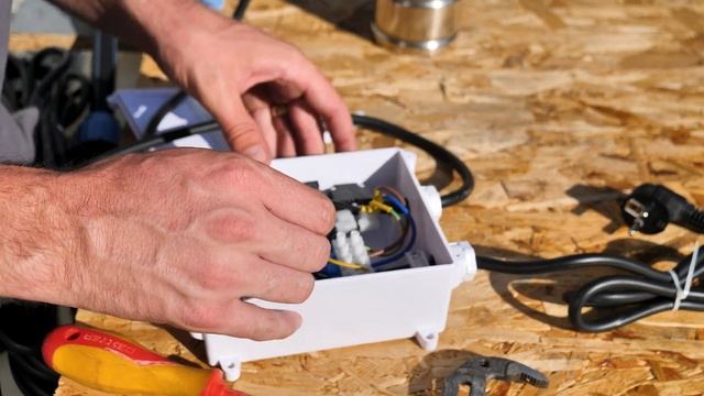 Pompa submersibila centrifugala din inox, Evotools, 1500 W si cablu 10 m смотреть онлайн