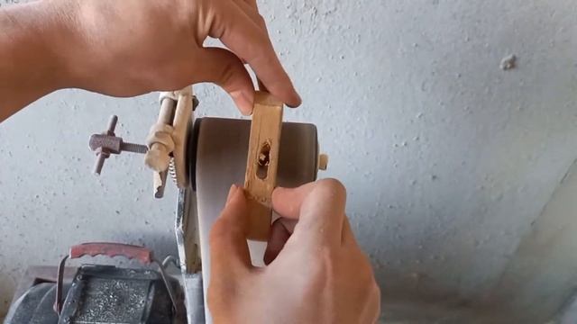 Crafting the legendary Gladius sword of the ancient Romans смотреть онлайн