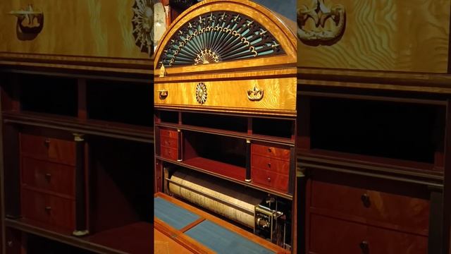 Механические птички, музыкальные картины, секретеры, шарманки Часть 2. Музея "Собрание" продолжени смотреть онлайн