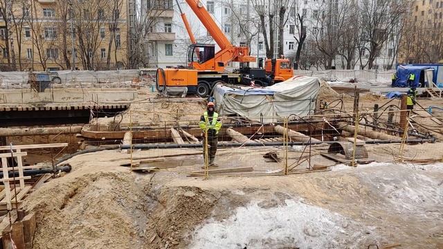 Реконструкция платформ и строительство подземного перехода на Белорусском вокзале смотреть онлайн