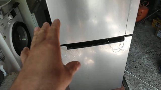 Холодильник Индезит NO FROST DF5201XRM не отключается. смотреть онлайн