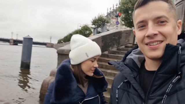 как не замёрзнуть в + 10. Погода в Петербурге. #vikadima согреваются смотреть онлайн