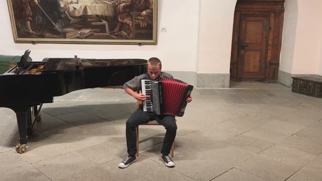Helmut Reinbothe(1929-1991)- Sonatina folcloristica - 3. Satz - Marius Kroha, Akkordeon смотреть онлайн