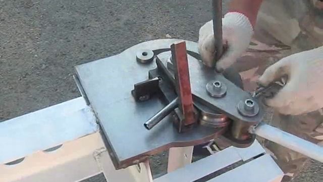 Трубогиб для тонкостенных труб D16х0.5.wmv смотреть онлайн