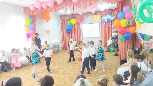 Ретро танец на выпуске. Набокова смотреть онлайн