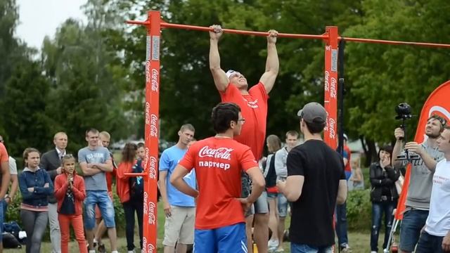 Евгений Лось 17 раз подтягивания +32 кг Street Workout Бобруйск 03 07 14 г смотреть онлайн