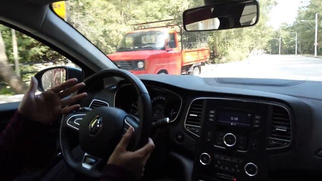 Renault Megane 4 HB Dizel Otomatik İlk Sürüş İzlenimleri ve İnceleme смотреть онлайн