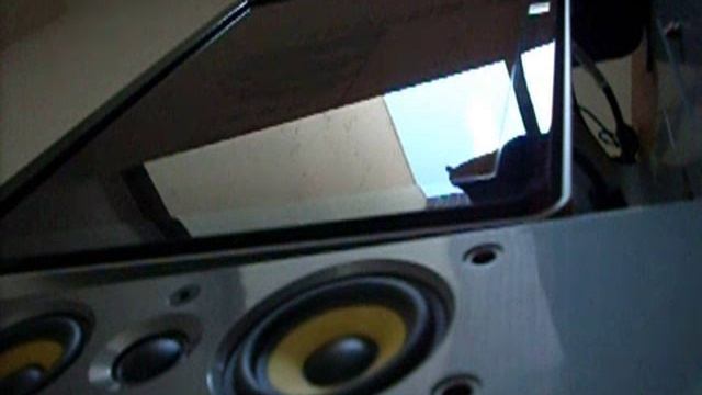 Creative T 40 woofer excursion test. смотреть онлайн