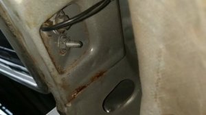 Замена Уплотнителя Крышки Богажника ВАЗ 2114 и замена крепления крышки и теперь Тишина...