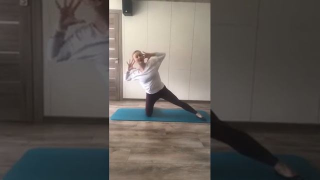 PILATES с Анастасией Мериновой смотреть онлайн