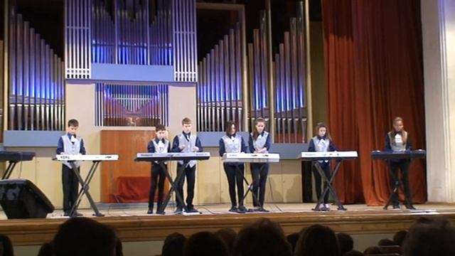 Russian Folk Song "Вот мчится тройка почтовая" смотреть онлайн